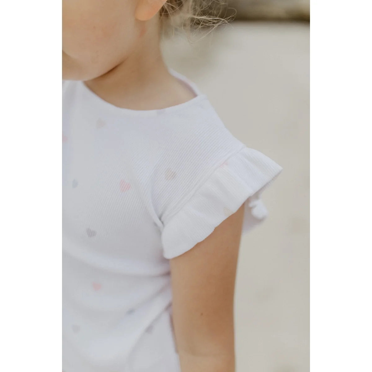 Weiße Frill Sleeve Top Hearts mit Rüschenärmeln und viel Bewegungsfreiheit