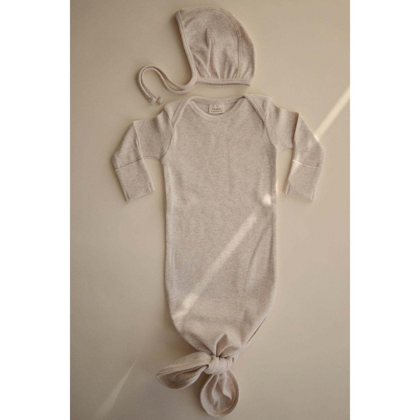Geknoteter Babystrampler | Beige Melange - Schlafanzug