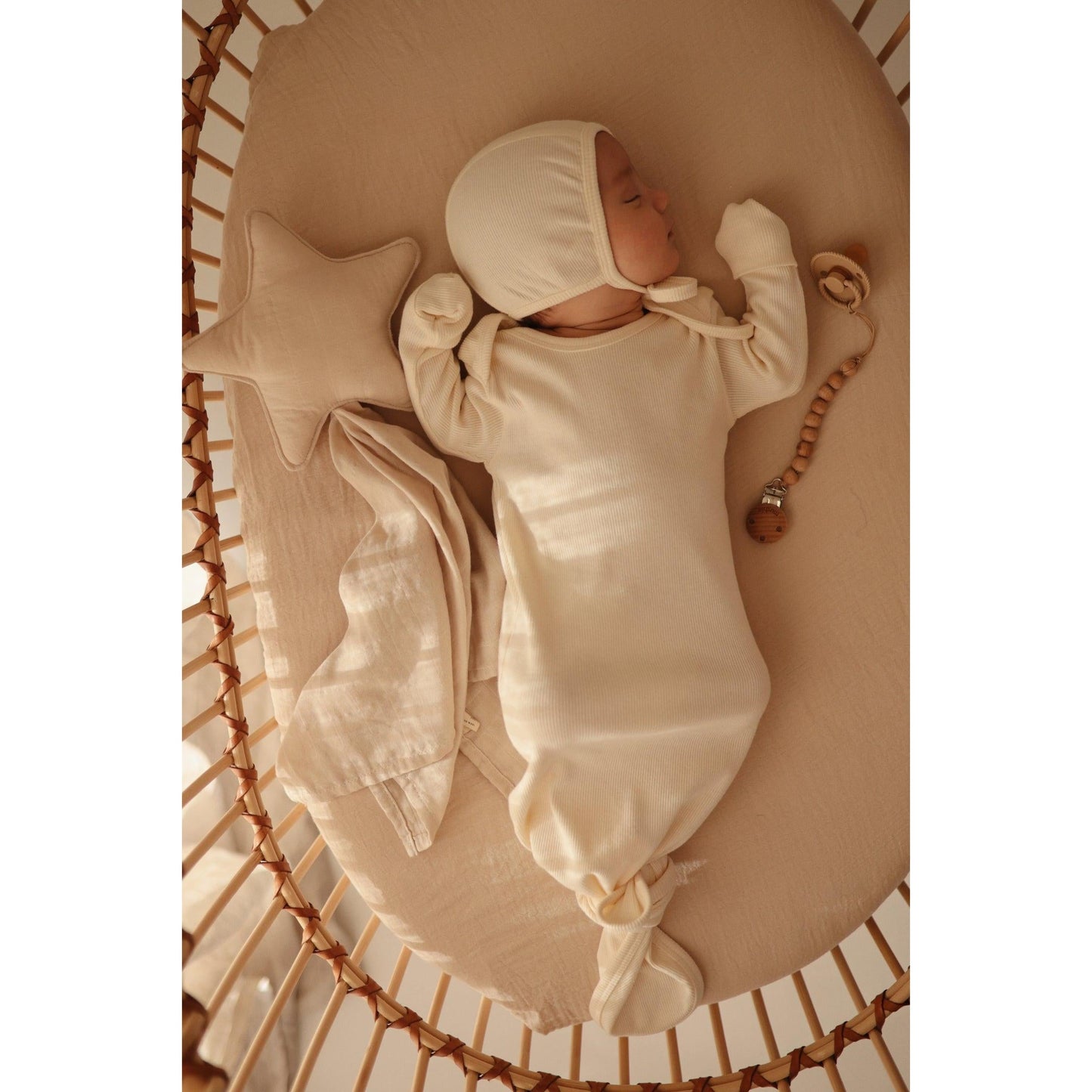 Geknoteter Babytrampler | Ivory - Schlafanzug