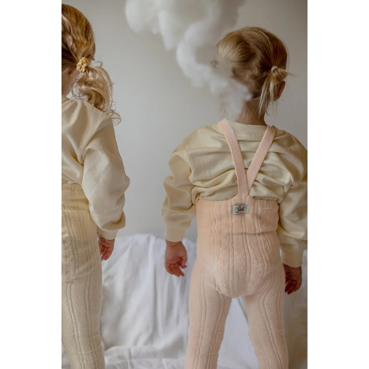 Granny Teddy Footed Strumpfhose mit Träger | Silky Peach