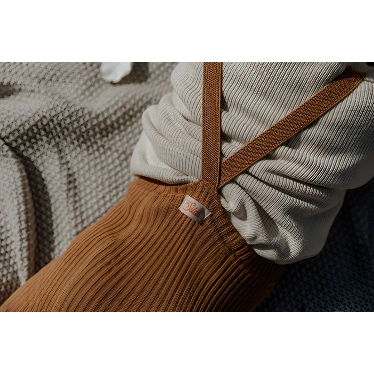 Corduroy-Hosen mit braunem Ledergürtel und Hippy Footless Strumpfhosen Amber