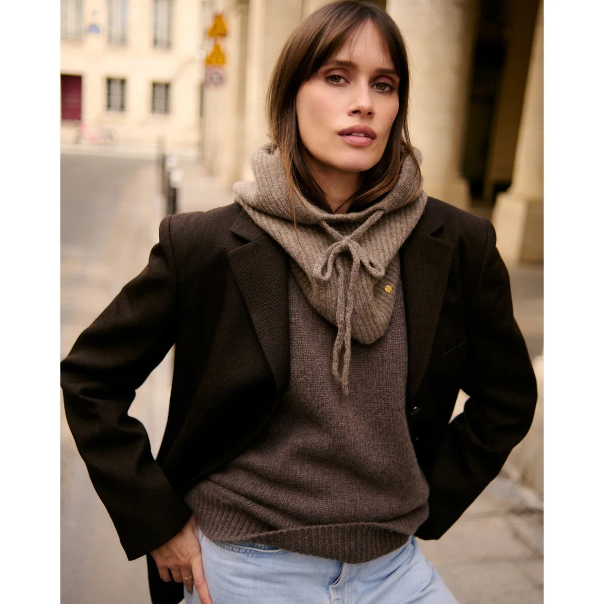LOVEM HOODED HAT Kapuzenmütze aus Kaschmir in Taupe