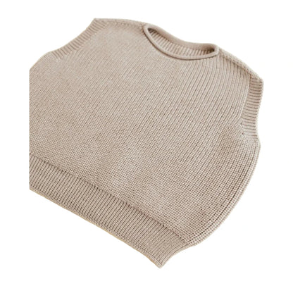Hellbraune ärmellose Strickweste für Kinder mit Rippbündchen und Rundhalsausschnitt
