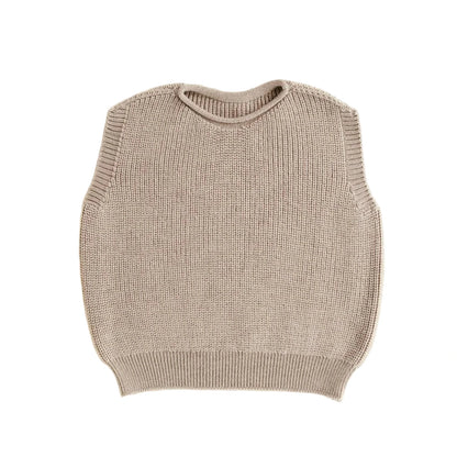 Leichter brauner gestrickter ärmelloser Kinderweste Harvey in Sand Farbe