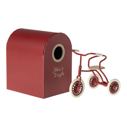 Rotes Kleines Dreirad Maus mit weißem Briefkasten und Abri à Tricycle