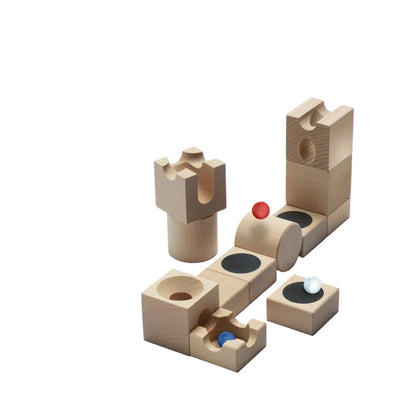 Kugelbahn Jump Set mit 12 Elementen, helles Holz, bunte Kugeln