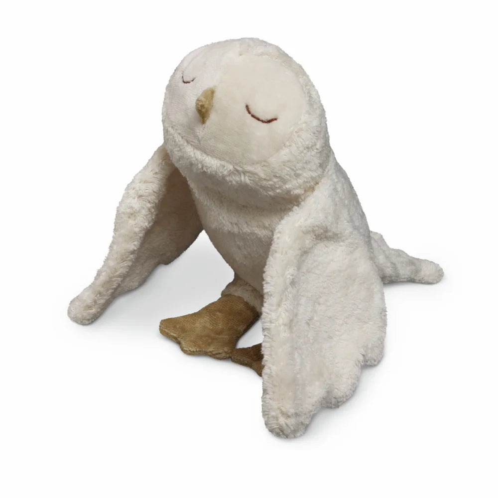 Weiches Kuscheltier Schneeeule klein in Creme mit geschlossenen Augen und gelbem Schnabel