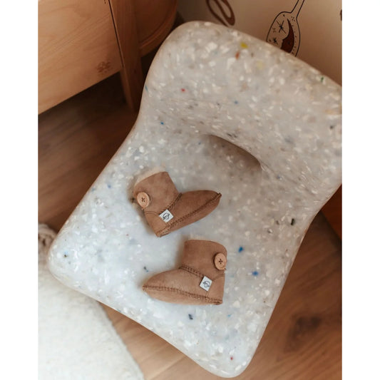 WOLLBEBI Lammfell-Babyschuhe Togo in Kastanie