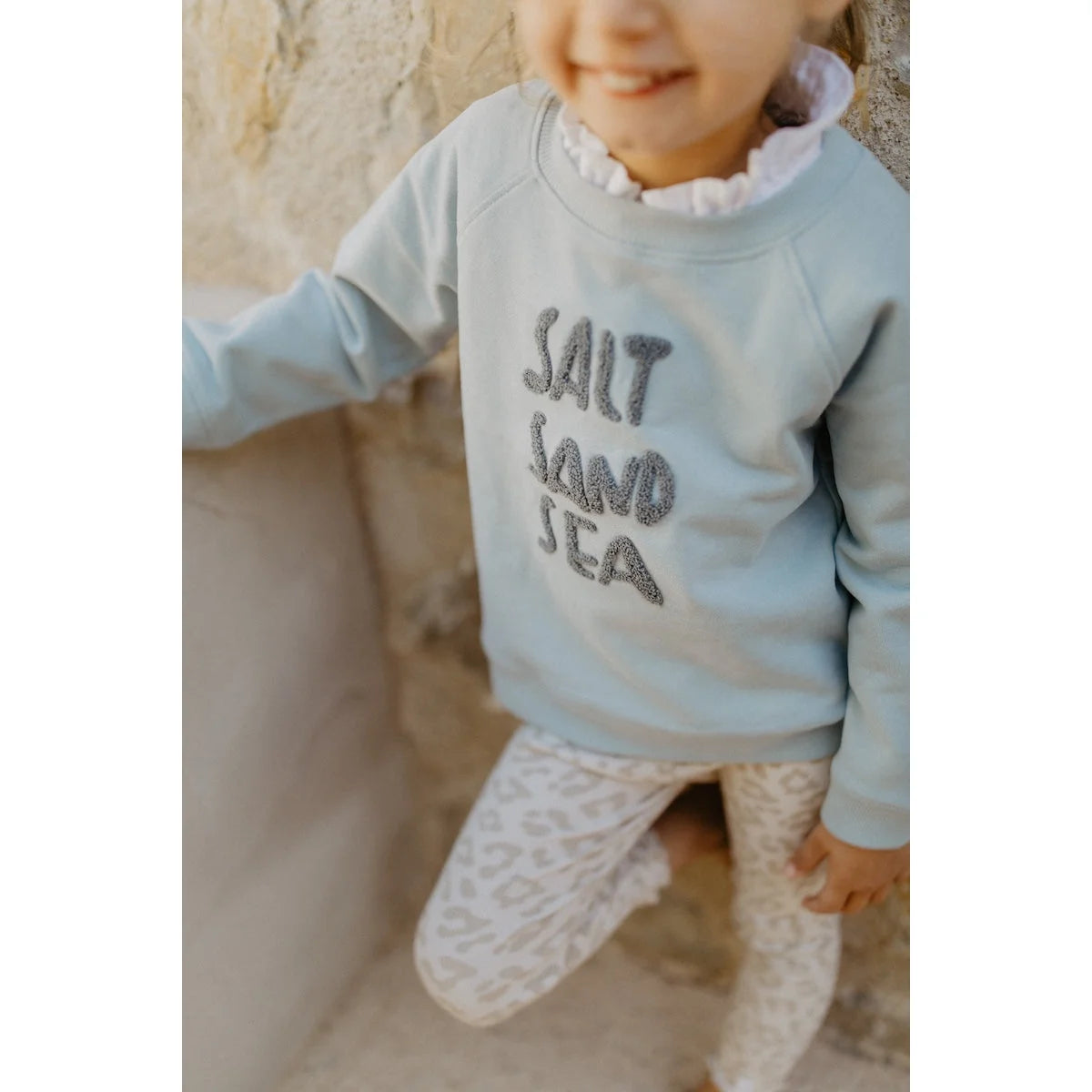 Hellblaues Langarm-Sweatshirt Salt Land Sea mit Schleife, verdecktem Kordelzug