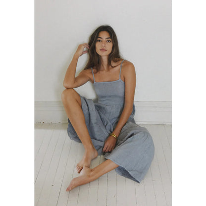 Leinen Kleid Alma von Yoli ein leichtes hellblaues sundress aus leinen ideal für ökologische baby- und kinderprodukte