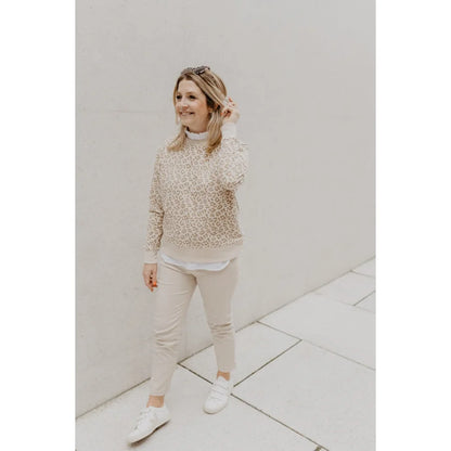 Leo-Sweatshirt für Frauen: Beige Leopard-Pulli mit hohem Kragen