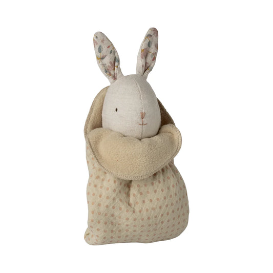Süßes creamfarbenes hase mini plüschtier aus der lullaby friends nature kollektion mit floralen ohren als geschenk für neugeborene