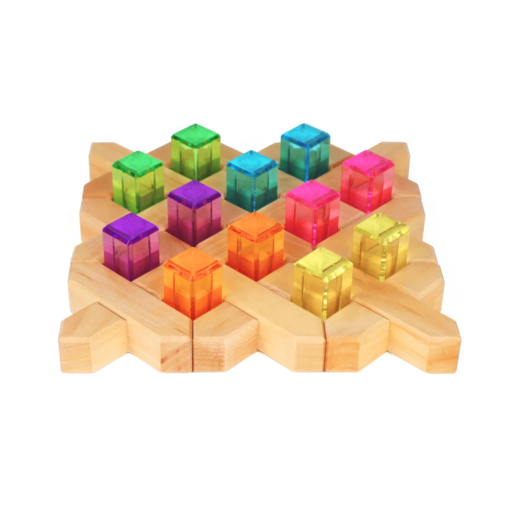 Buntes Würfelpuzzle auf Holzgrundlage für Lern- und Spielzwecke