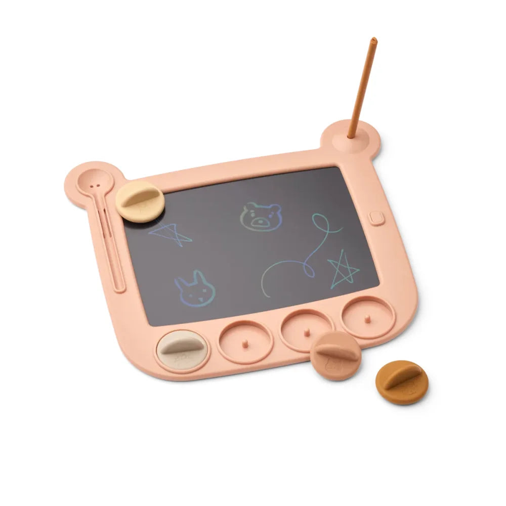 Pinkes sternförmiges Zeichenbrett mit Stift und Stempel für kreatives Malen