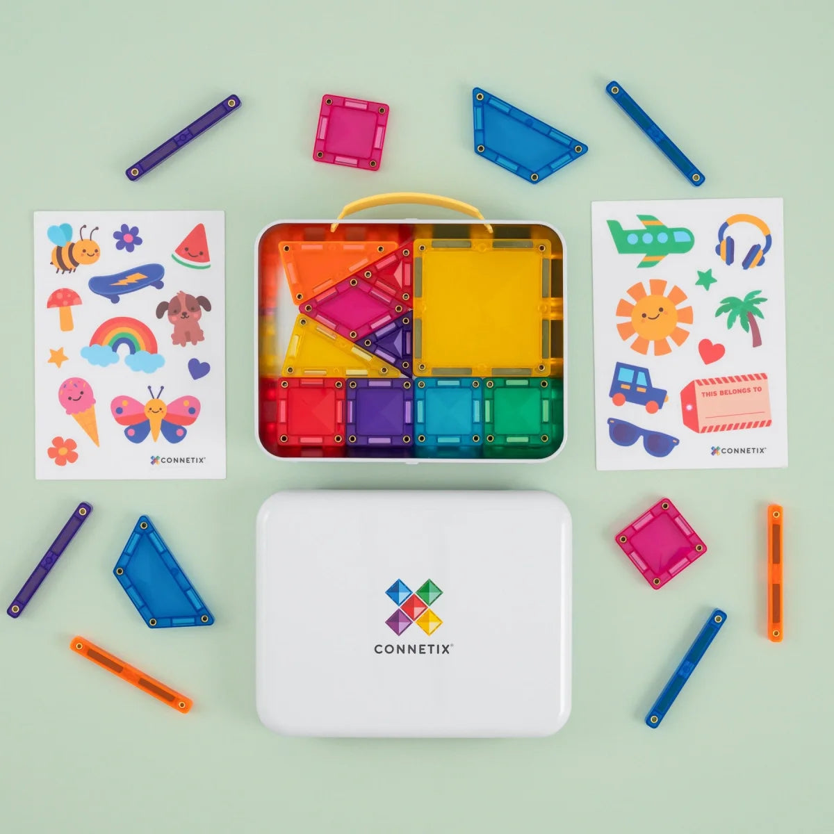 Lieferumfang des Connetix Travel Mini Pack mit Mini-Teilen, Stickerbogen und Metalldose