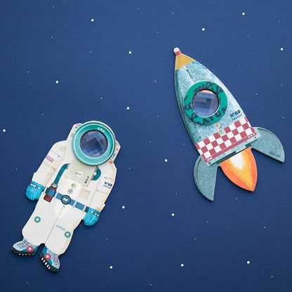 Weiße und türkise Astronautenfigur mit rundem Visier, Major Tom Bee Eye, mit Abzeichen und Knöpfen