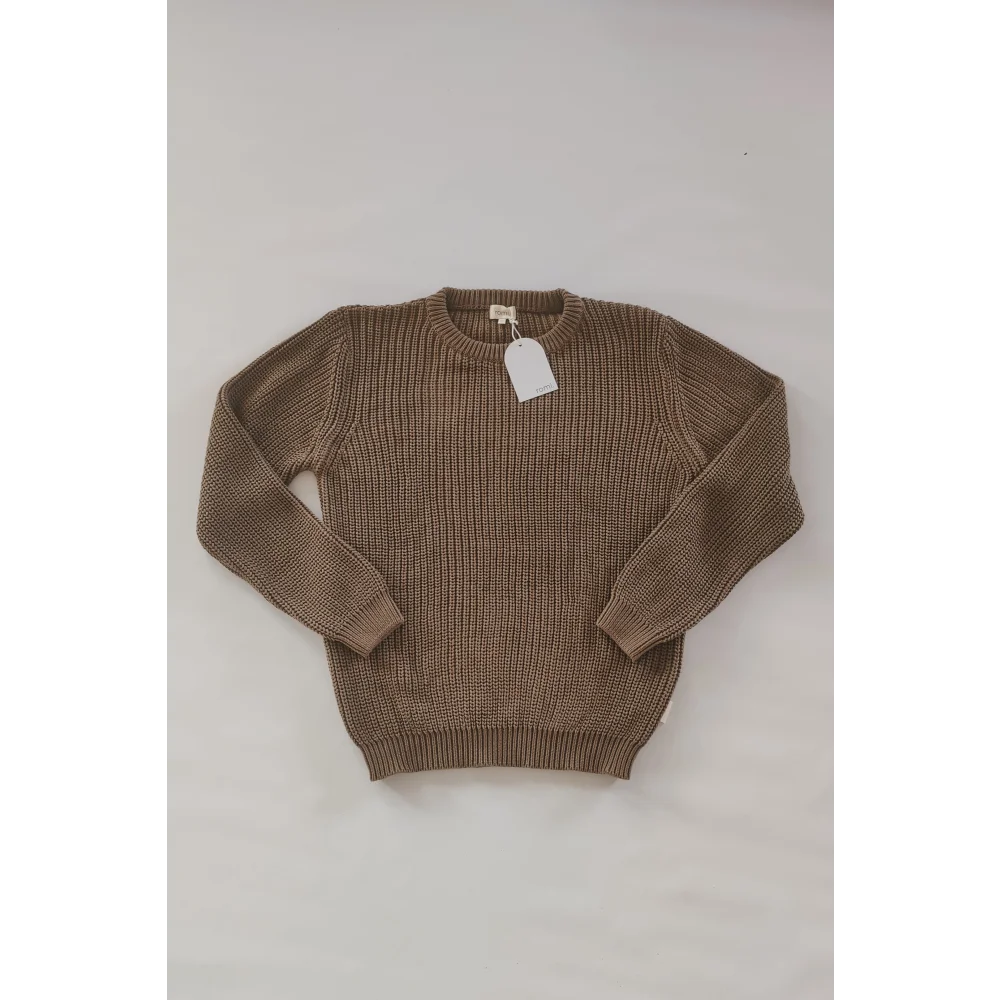 Brauner gerippter Strickpullover mit Preisschild, Produkt: Men Chunky Knit Sweater | Coffee