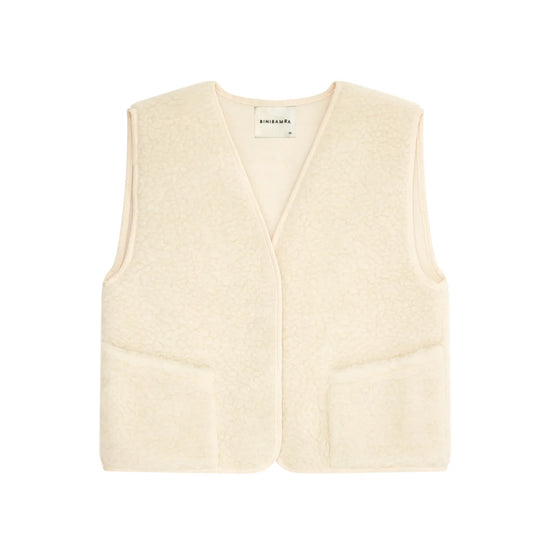 Creamfarbener merino mama gilet aus weicher wolle mit v-ausschnitt und zwei fronttaschen nachhaltige babykleidung schweiz