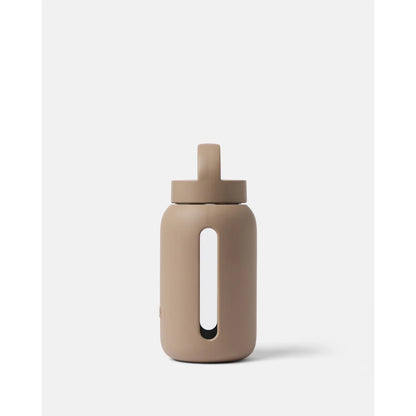 Bink Mini Bottle 500ml in Mocha (mokkabraun), Glas-Trinkflasche mit Griff