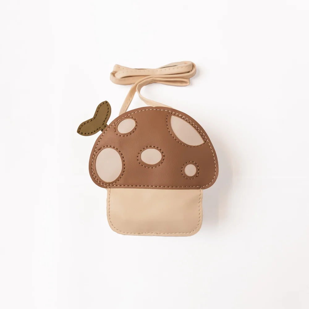 Mini Tasche Mushroom mit pilzförmigem Design, braunem Hut und Schmetterling-Akzent