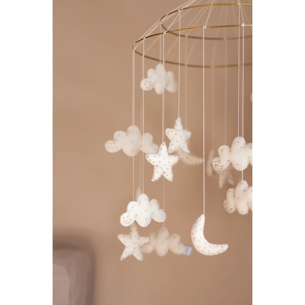 Weißes Filz-Wolken-Mobil Night Sky mit Glitzer, kleine Variationen