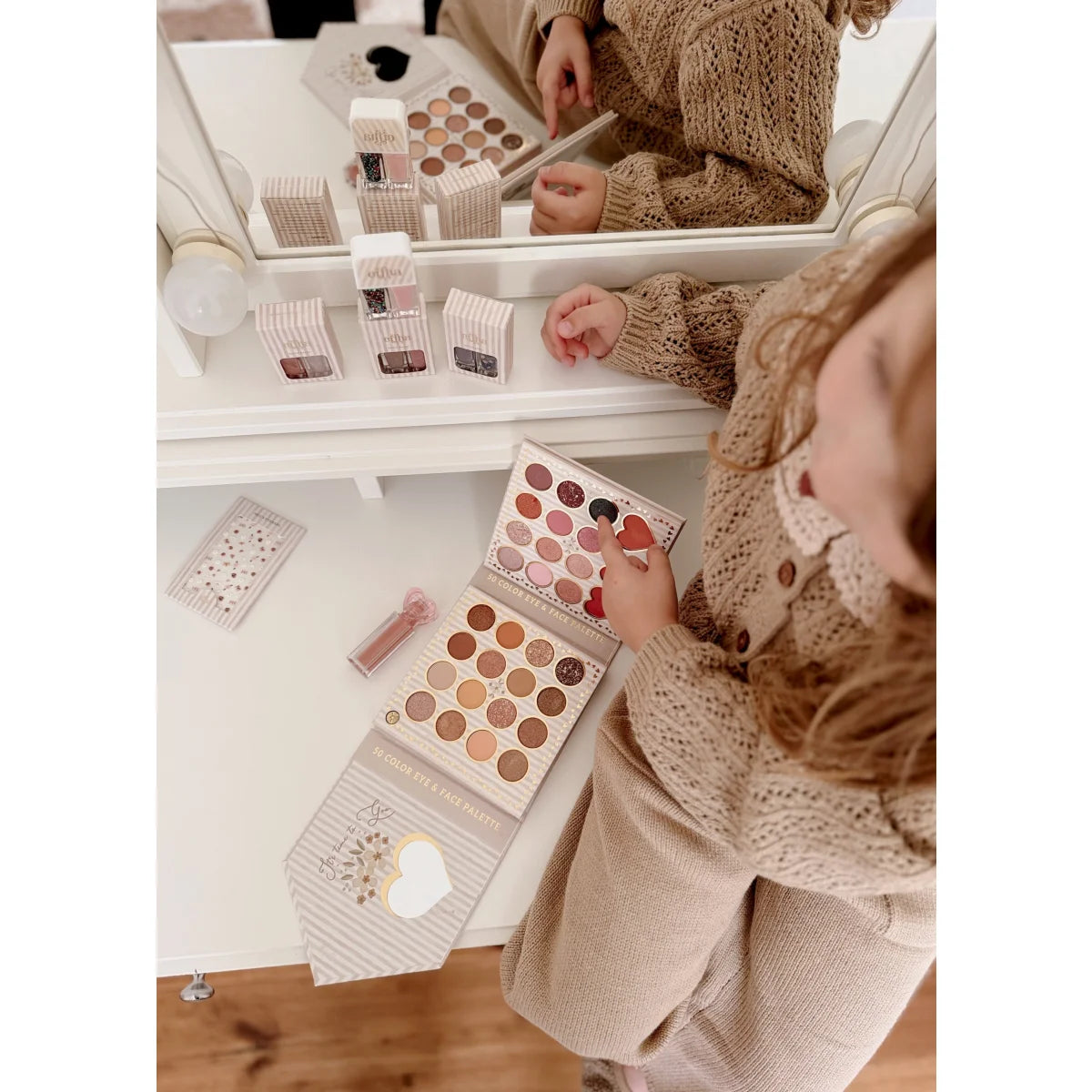 Mon chérie my first make up herzförmiges lidschattenpalette mit 24 schimmernden erdtönen für ökologische baby- & kinderprodukte