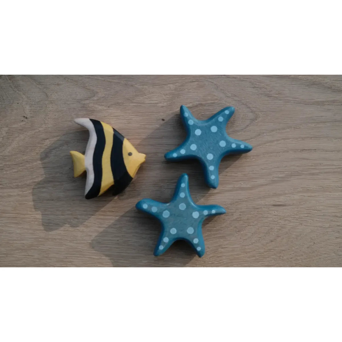 Handgemalte Moorish Idol Keramik-Kühlschrankmagneten mit Fisch und Seesternen