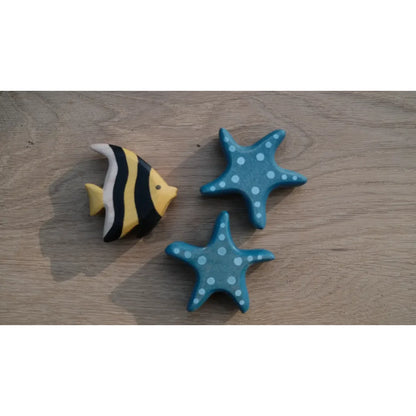 Handgemalte Moorish Idol Keramik-Kühlschrankmagneten mit Fisch und Seesternen