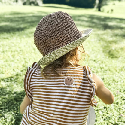 Gewebter brauner Strohhut mit grünem Blumenmuster Flower Power Edition