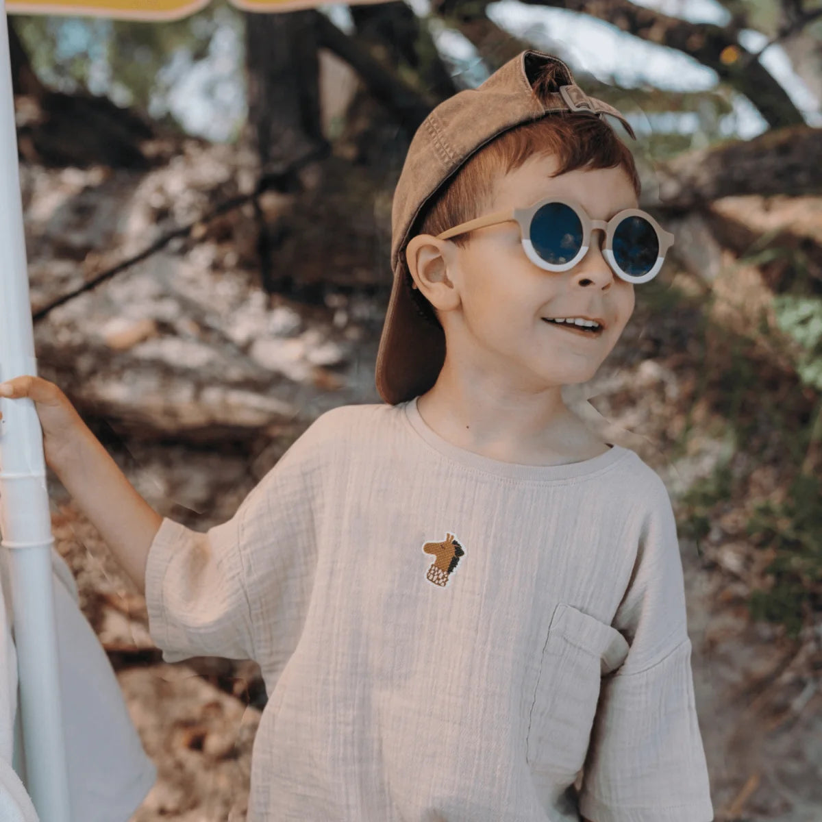 Beige Leinenhemd mit Giraffen-Stickerei für Cool Kids Club Special Edition