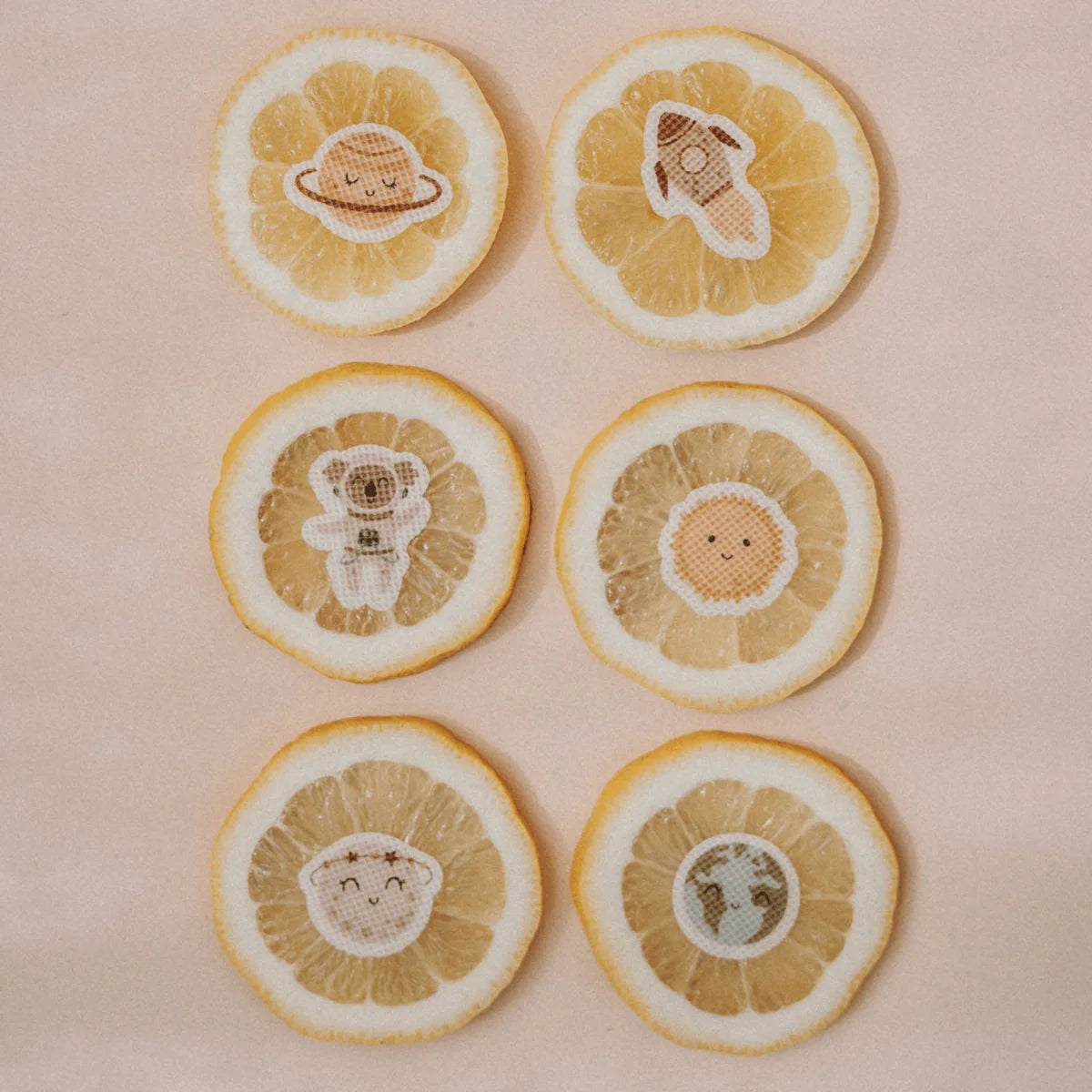 Sechs runde Zitronenscheiben-Untersetzer, SPACE Edition, mit süßen Stickereien