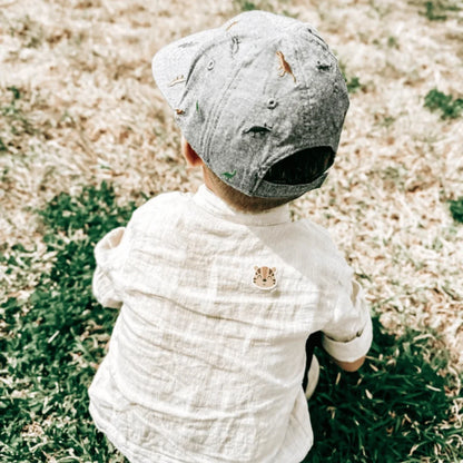 Grauer Baseball Cap mit Dinosaurier-Stickerei Mückenschutz WILDLIFE Edition