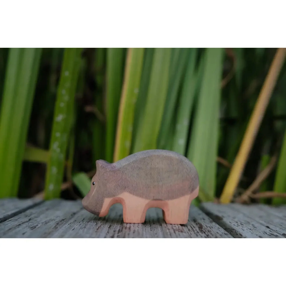 Zweifarbiger Holzhippopotamus Spielzeug im Produkt Nielsperd klein