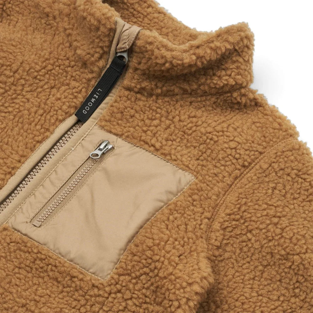 Nolan Fleecejacke in golden caramel oat mix mit beige Tasche und schwarzem Reißverschluss