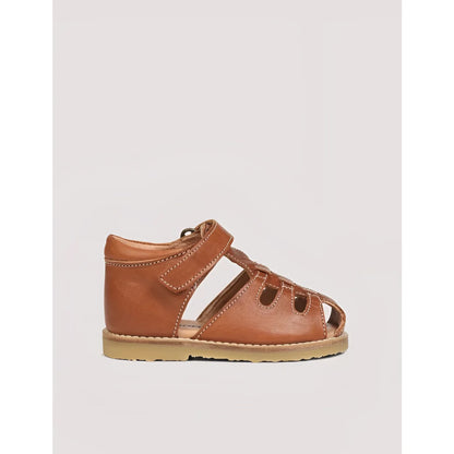 Tan leder toddler sandal mit klettverschluss und ausgeschnittenen details oscar sandal cognac