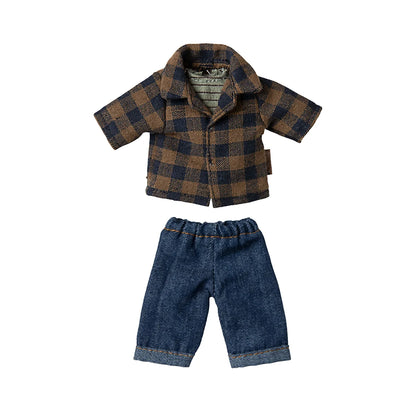 Light brown brown and navy plaid kurzarmjacke mit kragen kombiniert mit blauen denim shorts nachhaltige babykleidung schweiz
