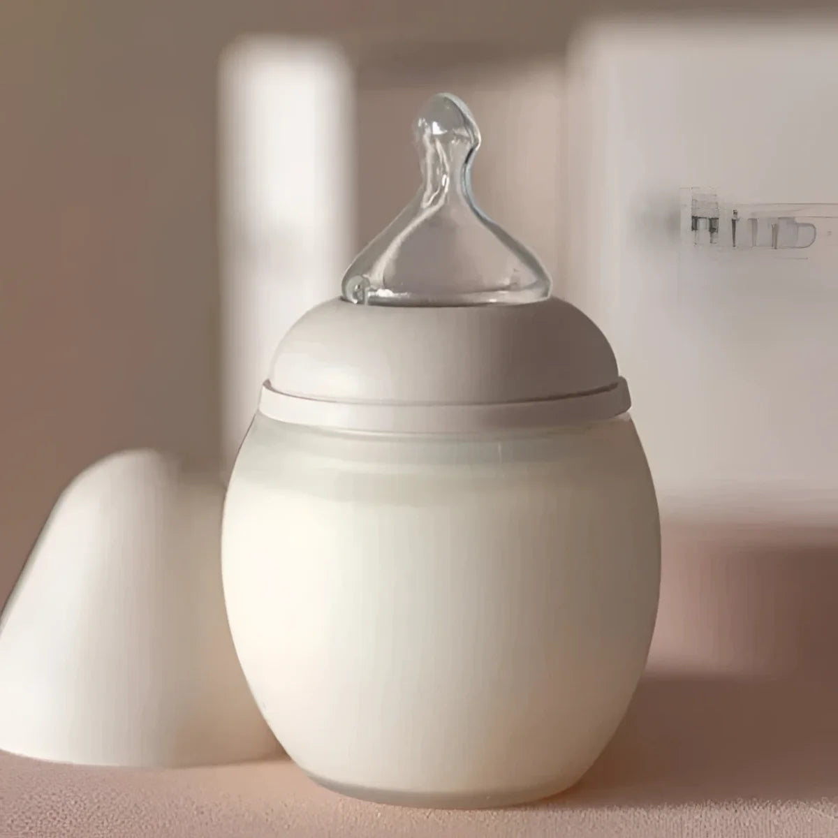 Physiologischer Sauger 2er-Set S oder M, mattweiße Babyflasche