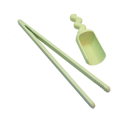 Lightgrünes silikon küchenutensilien set pinzette mit gedrehtem griff tongs und schöpflöffel ideal für ökologische baby- & kinderprodukte
