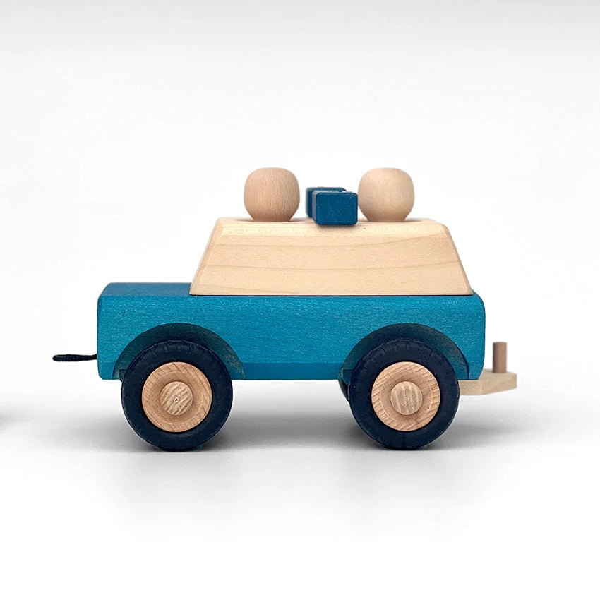 Holzes Spielzeugauto für Kinder im Produkt PolizeiAuto PIPPA