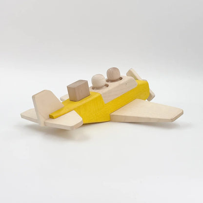Gelbes und naturholz Flugzeugspielzeug Propellerflugzeug BONNIE im Nahaufnahmeansicht