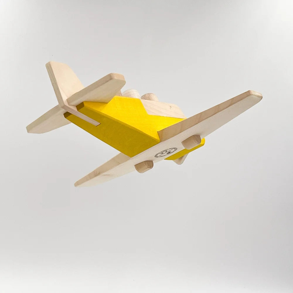 Gelbes und naturholzfarbenes Spielzeugflugzeug Propellerflugzeug BONNIE