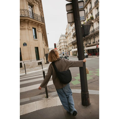 Schwarze Noos Puffy Cross Body Bag mit seitlichen Fächern