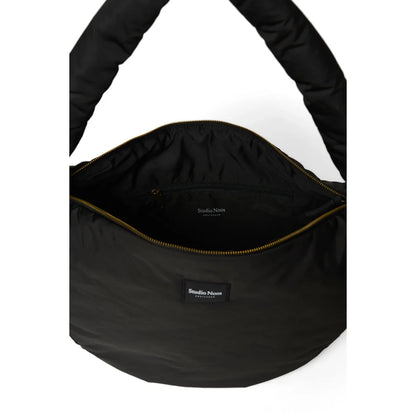 Schwarze noos puffy cross body bag mit Steppmuster und Goldreißverschluss