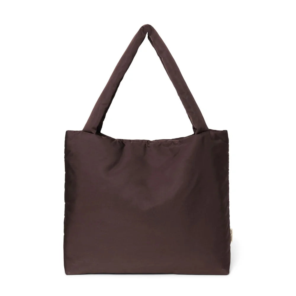 Dunkelbraune Stofftasche mit zwei oberen Griffen für den Puffy Mom Bag Brown