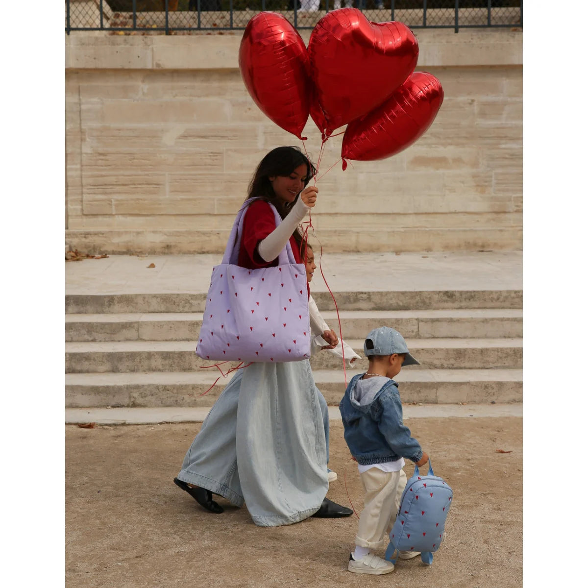 Helle lila Puffy Mom Tasche Lila Hearts mit roten Herzen, Öko-Tex zertifiziert, Studio Noos