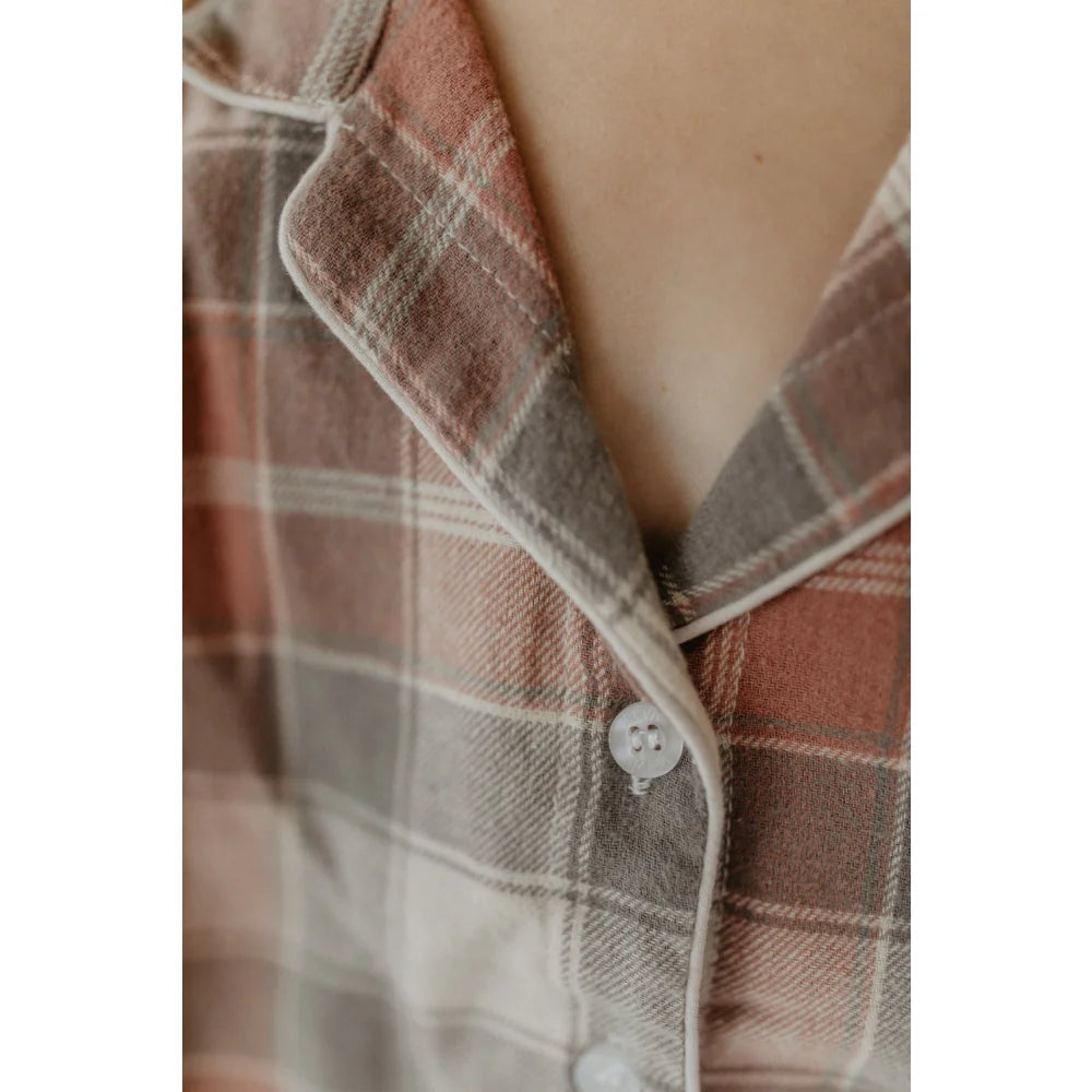 Plaid Flanellhemd mit Knöpfen und Kragen in roter und grüner Schachkaromuster