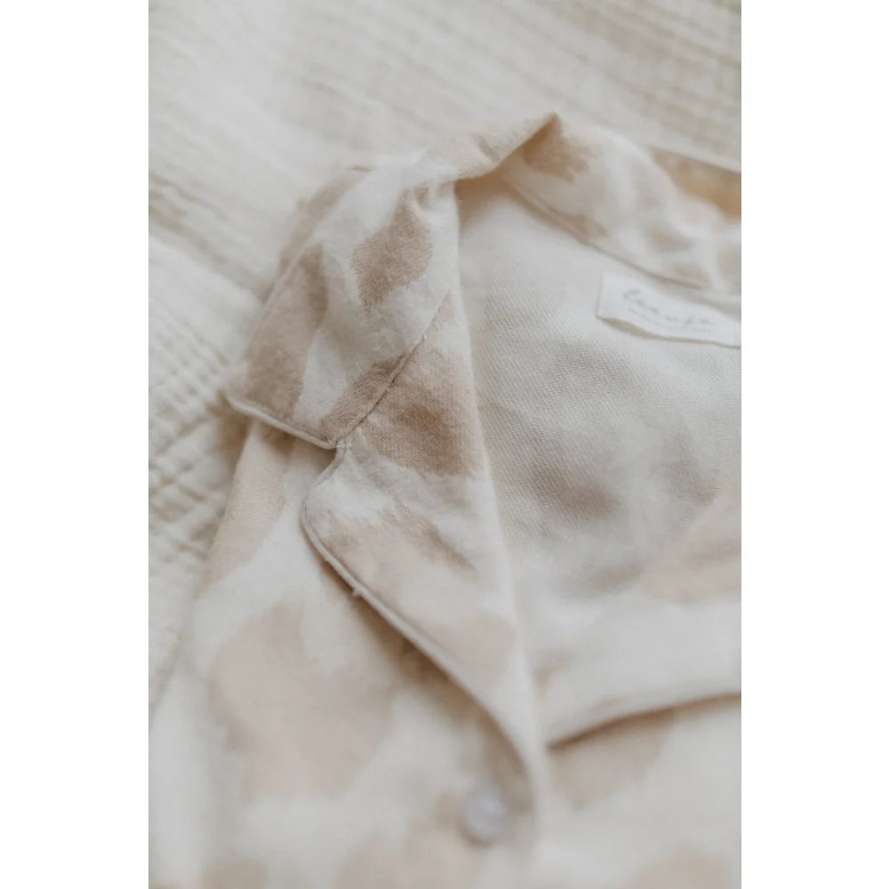 Beige und weiße Tie-Dye Pyjama Set Leo aus Flanell mit Tasche