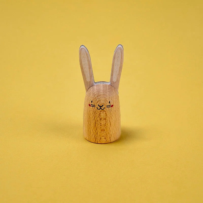 Charmantes hellbraunes Holzhäschen-Figur aus Ready Steady Go Spiel