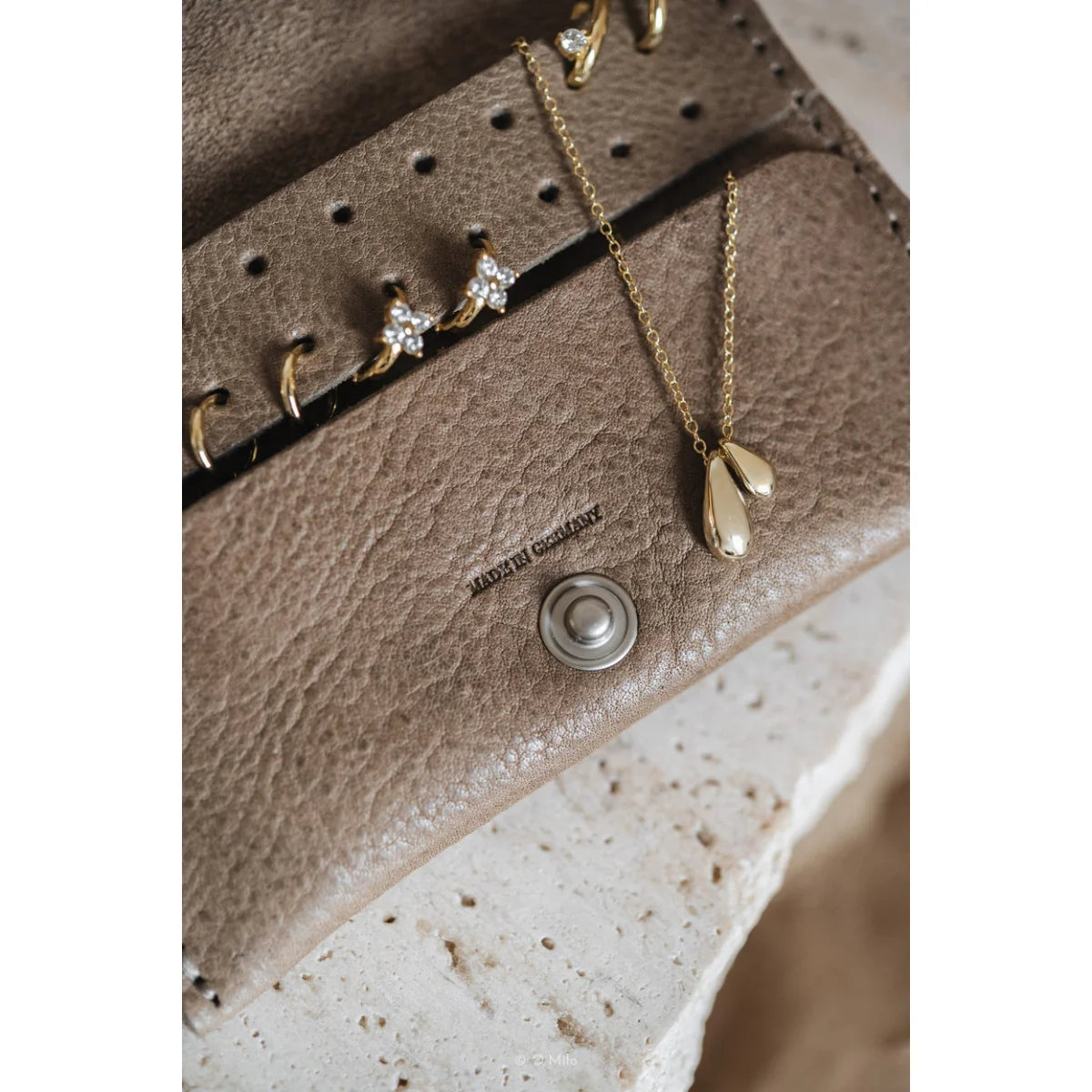 Taupe Leder-Reiseschmuck-Etui Gemelia aus Deutschland, nachhaltig