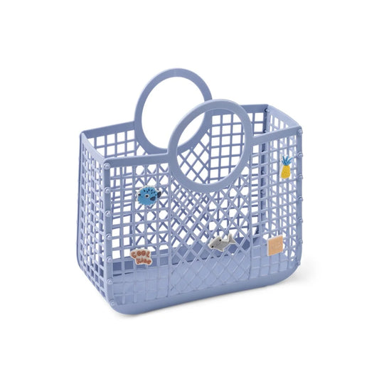 Liewood Samantha Korb hellpeppermint mit Anhängern, hellblauer Mesh-Tote